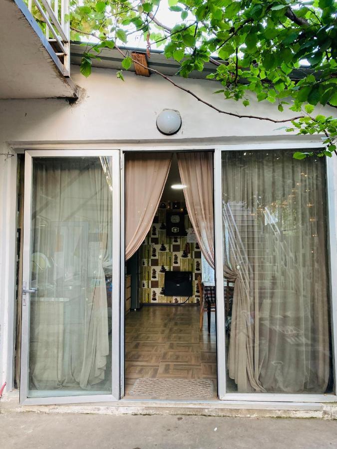 Guest House Barbi Batumi Exteriör bild