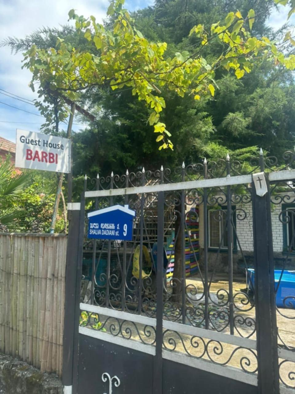 Guest House Barbi Batumi Exteriör bild