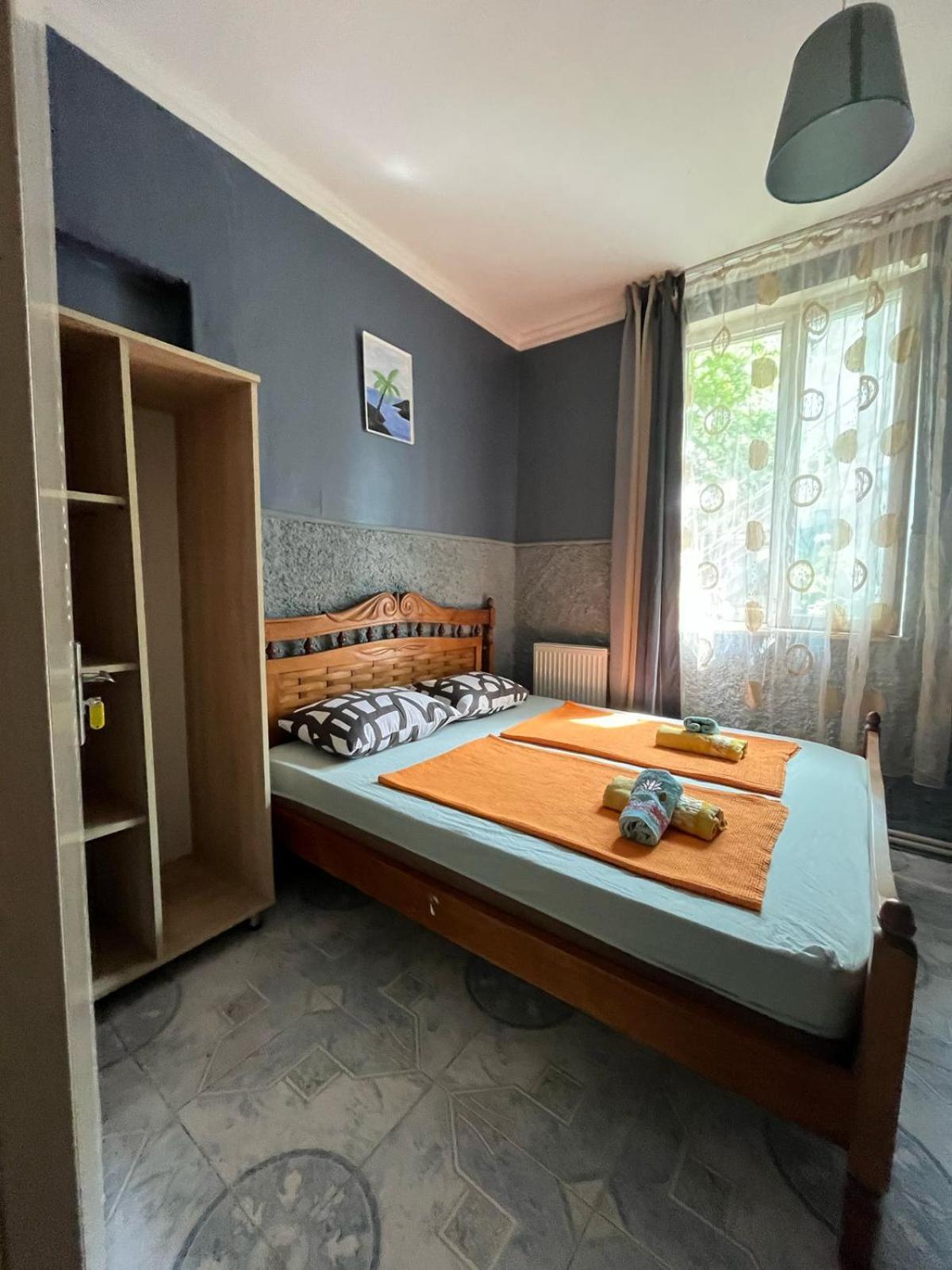 Guest House Barbi Batumi Exteriör bild