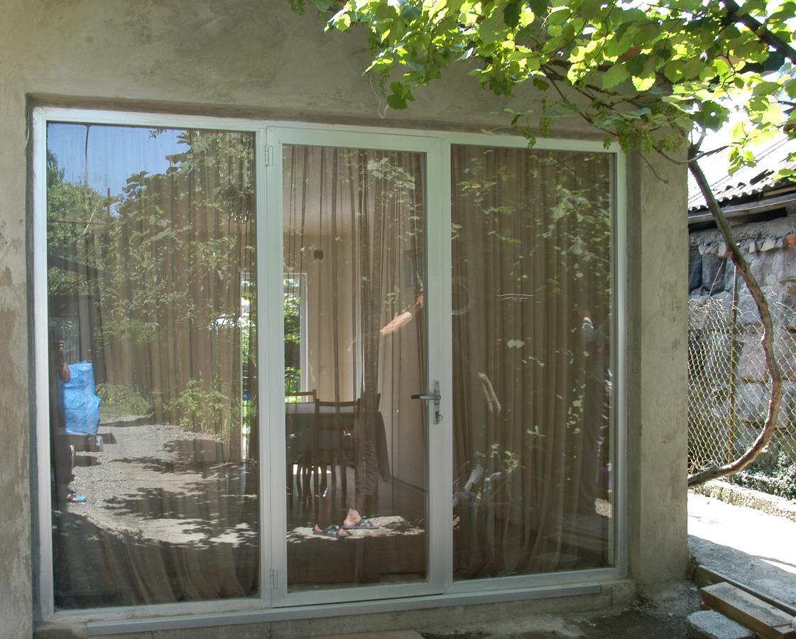 Guest House Barbi Batumi Exteriör bild